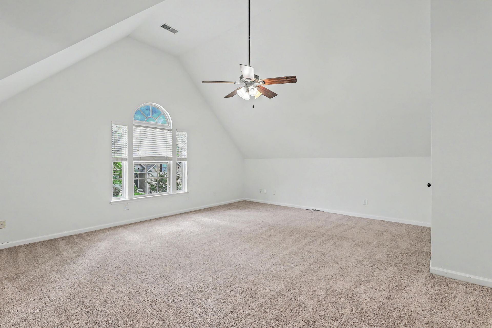 504 Stonecreek Drive Photo 17