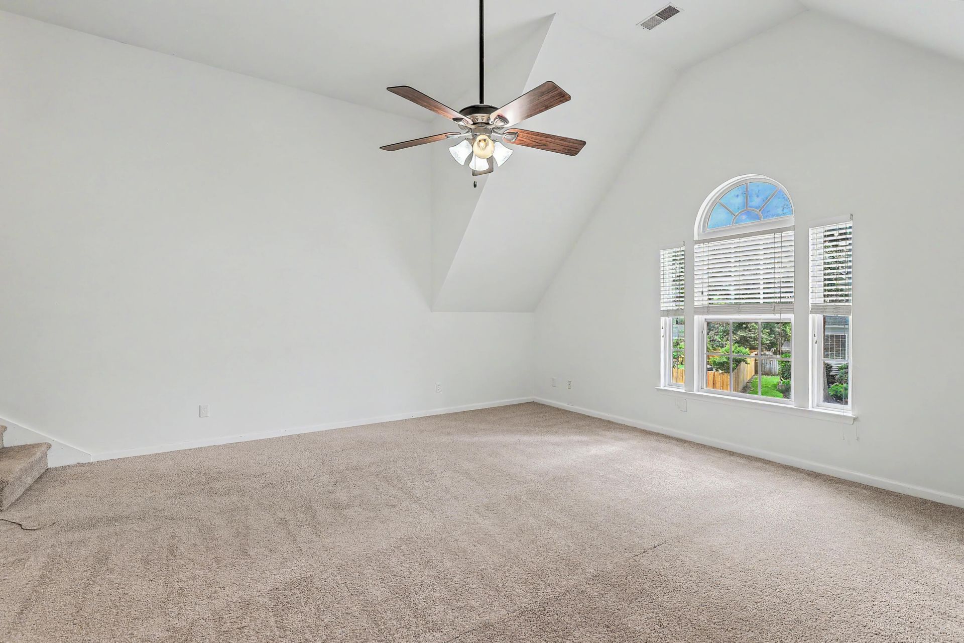 504 Stonecreek Drive Photo 18