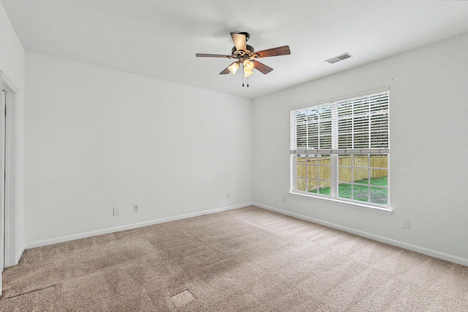 504 Stonecreek Drive Photo 32