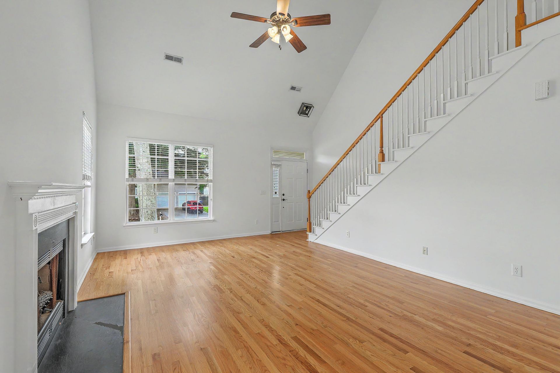 504 Stonecreek Drive Photo 6