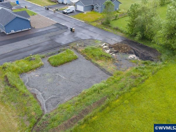 1220 49th Av, Sweet Home, OR 97386