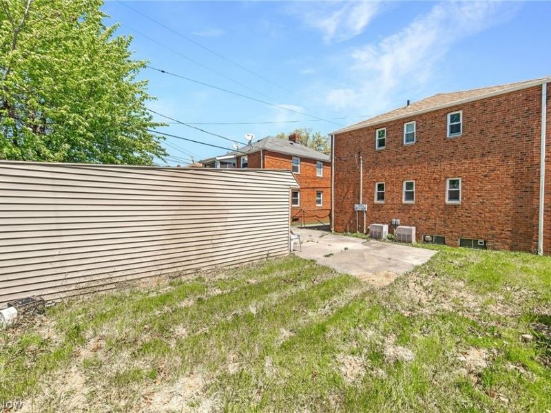 414 E 222nd Street, Euclid, OH 44123 Photo 28