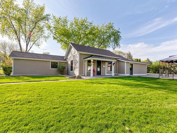 311 Wabasha Street, Saint Peter, MN 56082