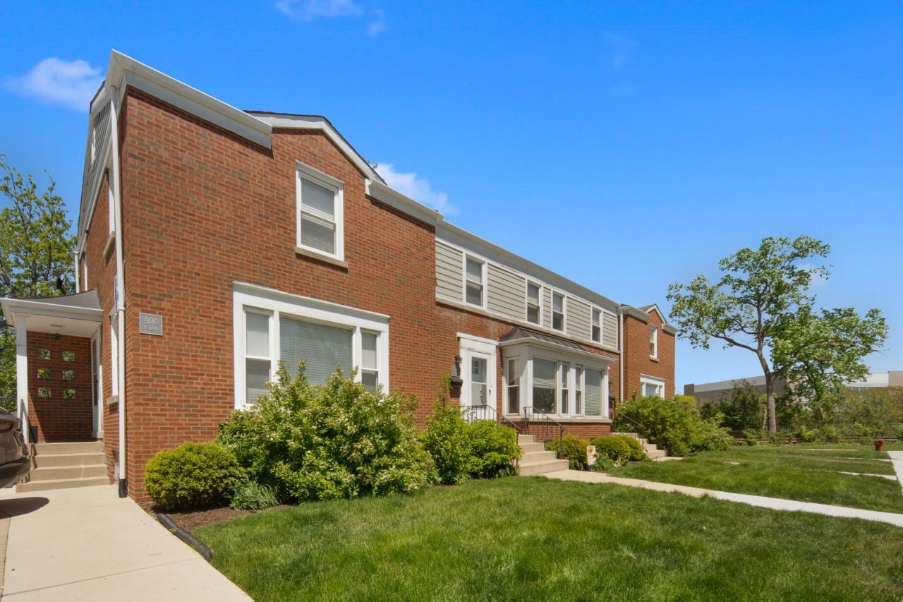 5638 W Carmen Avenue, Chicago, IL 60630 Main Photo