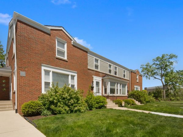 5638 W Carmen Avenue, Chicago, IL 60630