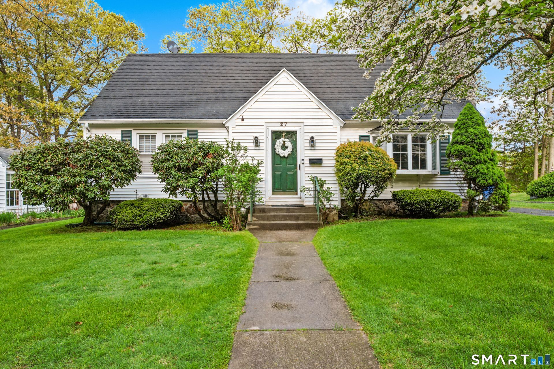 27 Theroux, Waterbury, CT 06708 Main Photo