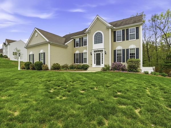 11 Howarth Drive, Upton, MA 01568