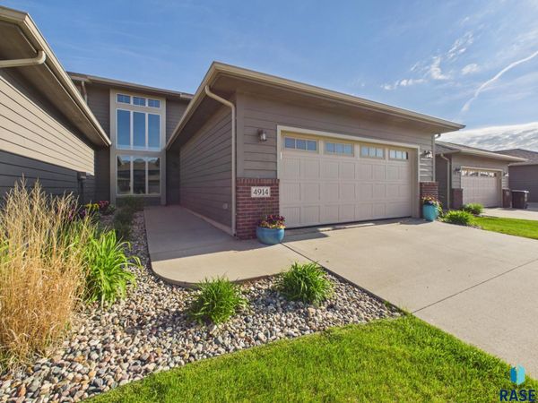 4914 E 63rd St, Sioux Falls, SD 57108