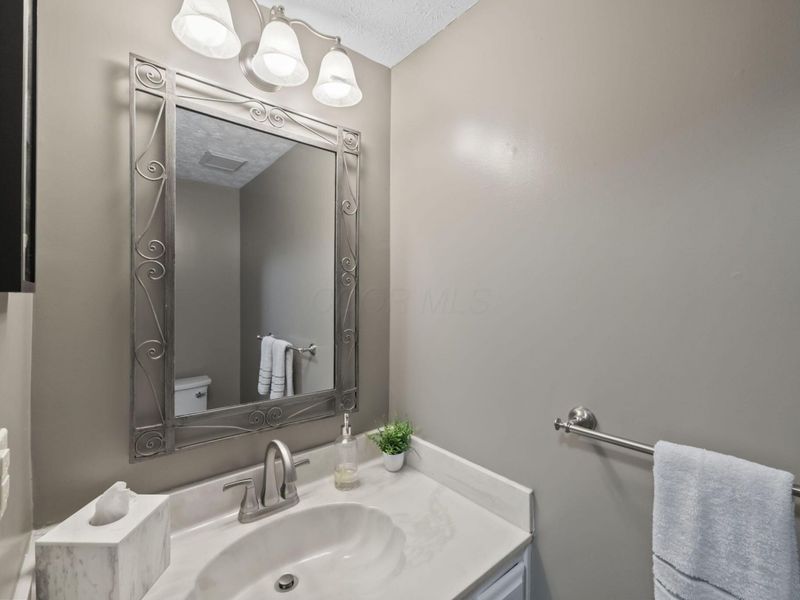 1939 Dina Court, Powell, OH 43065 Photo 18