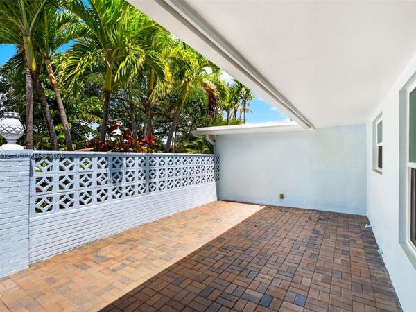 4010 NE 22nd Ave, Lighthouse Point, FL 33064