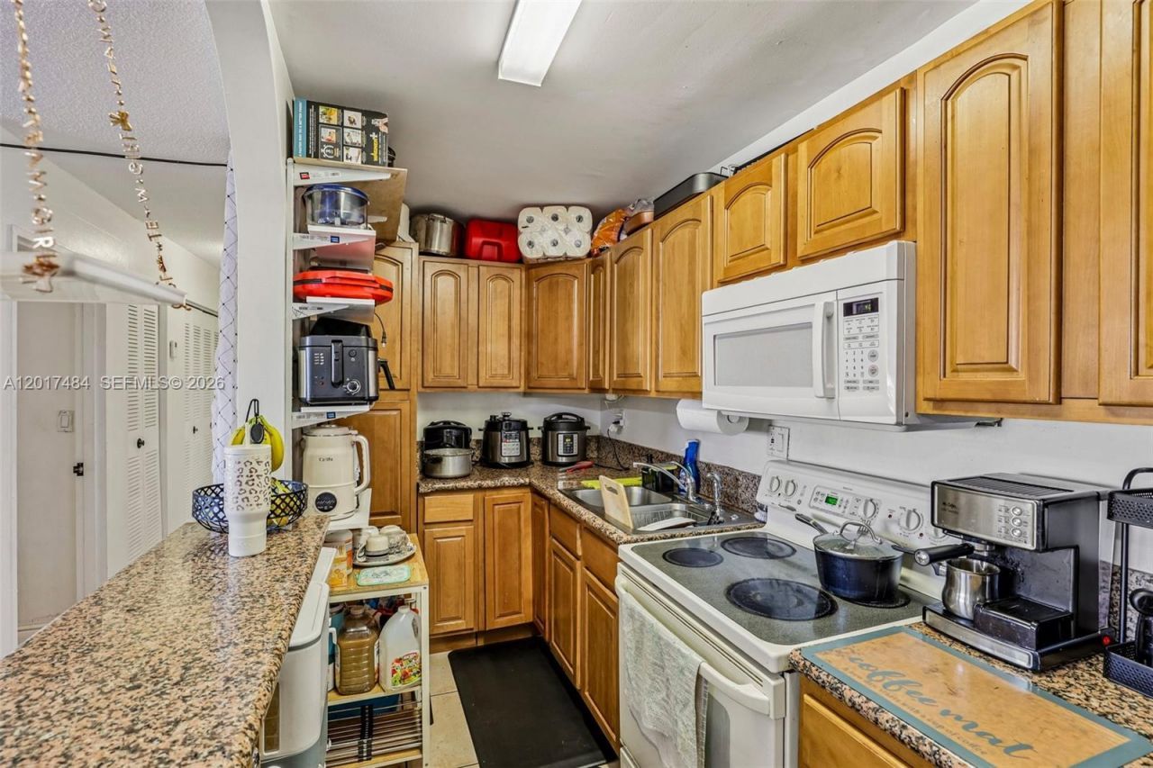 4520 NW 79th Ave , Unit 2D, Doral, FL 33166 Photo