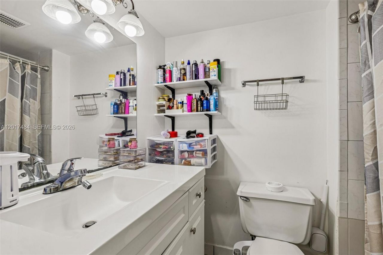 4520 NW 79th Ave , Unit 2D, Doral, FL 33166 Photo