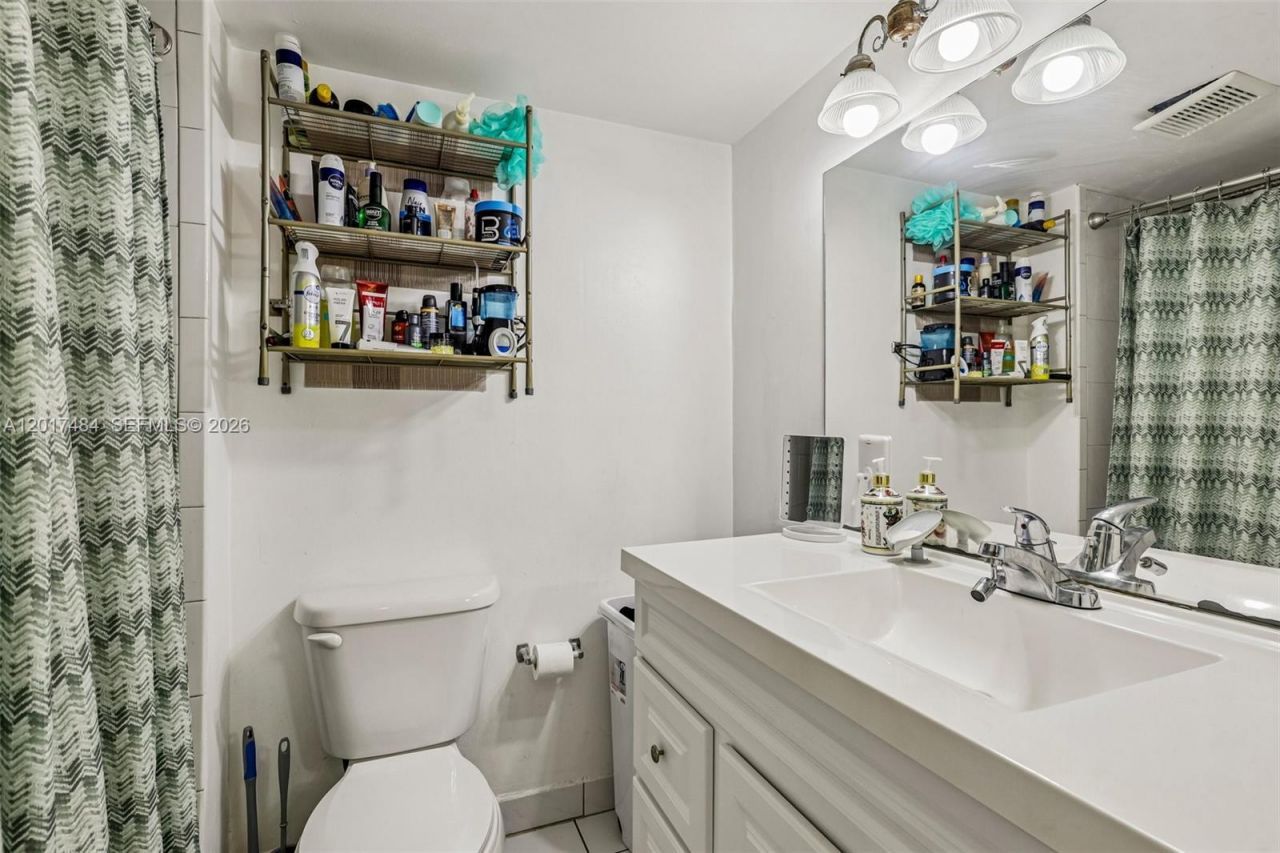 4520 NW 79th Ave , Unit 2D, Doral, FL 33166 Photo