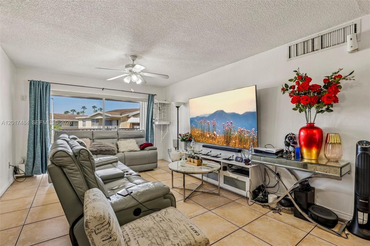 4520 NW 79th Ave , Unit 2D, Doral, FL 33166 Photo