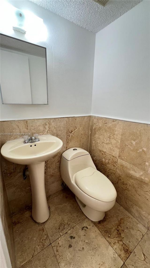 680 NW 114th Ave , Unit 203, Sweetwater, FL 33172 Photo