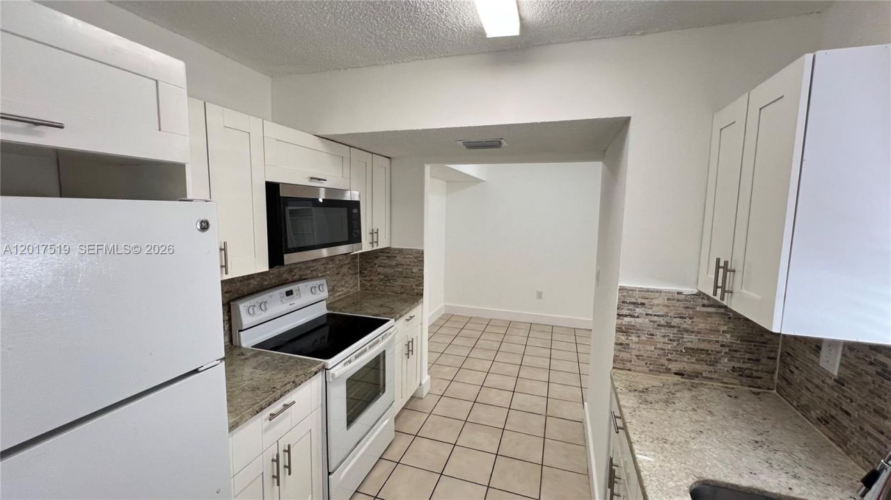 680 NW 114th Ave , Unit 203, Sweetwater, FL 33172 Photo
