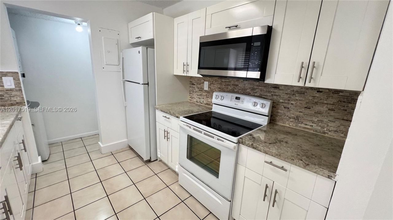 680 NW 114th Ave , Unit 203, Sweetwater, FL 33172 Photo