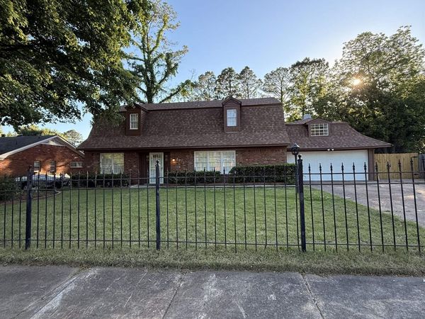 2975 SKY WAY DR, Memphis, TN 38127
