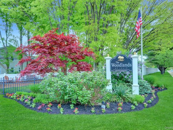 21 Tohee Place, Unit 2B, Islip, NY 11751