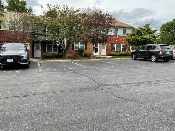 276 Temple Hill Road, Unit 303, New Windsor, NY 12553