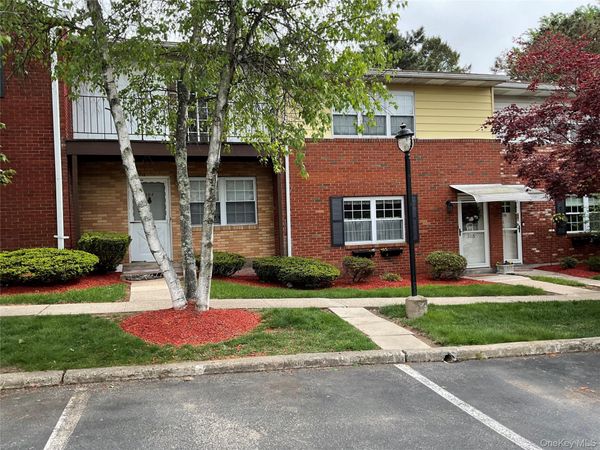 276 Temple Hill Rd, Unit 303, New Windsor, NY 12553