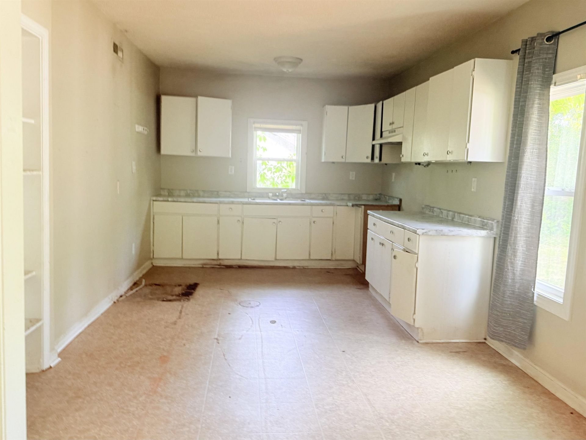 1512 Racepath St. Photo 4