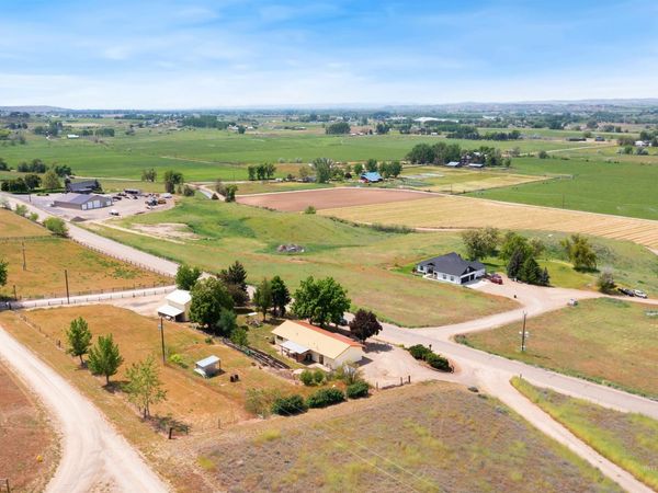 12184 Hill Rd, Payette, ID 83616