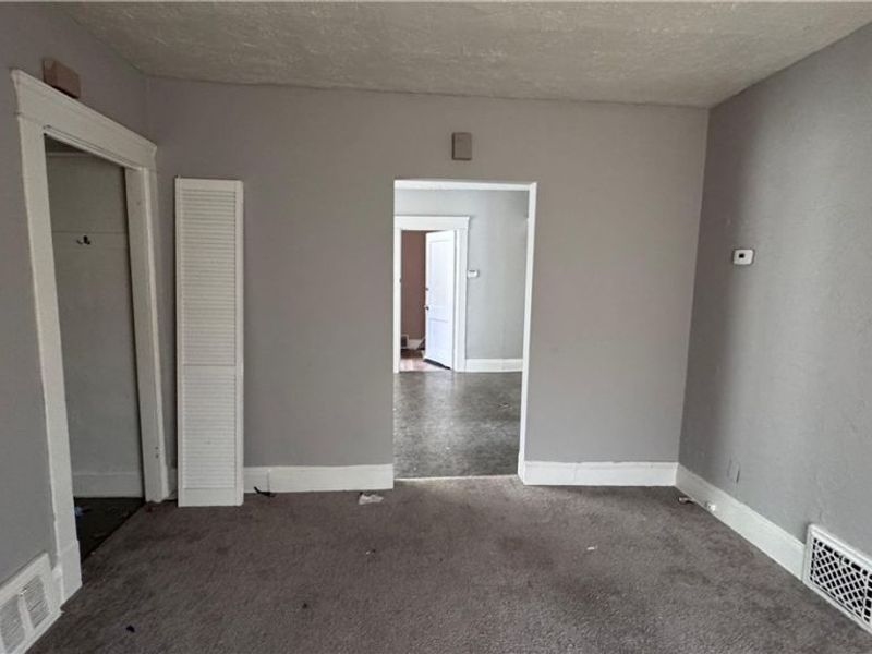 877 Rudyard Road , Cleveland, OH 44110 Photo 2