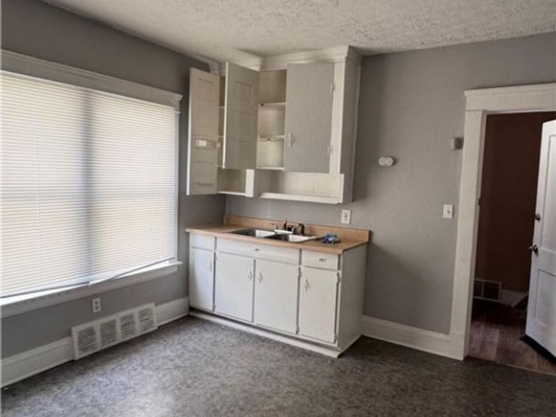 877 Rudyard Road , Cleveland, OH 44110 Photo 6