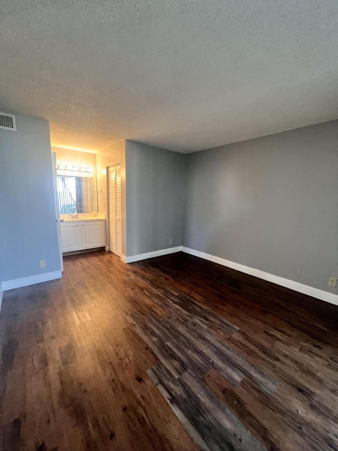 718 Executive Center Drive, Unit 111, West Palm Beach, FL 33401 Photo