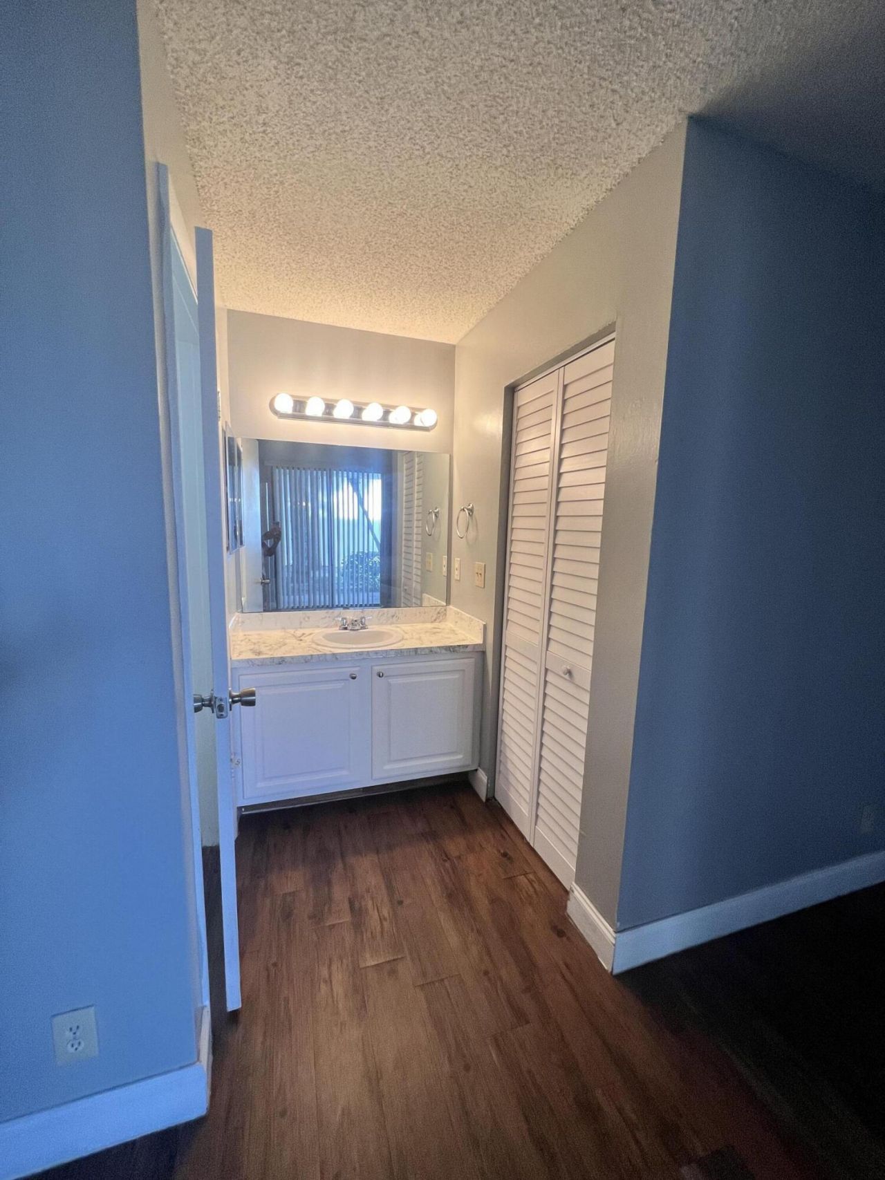 718 Executive Center Drive, Unit 111, West Palm Beach, FL 33401 Photo