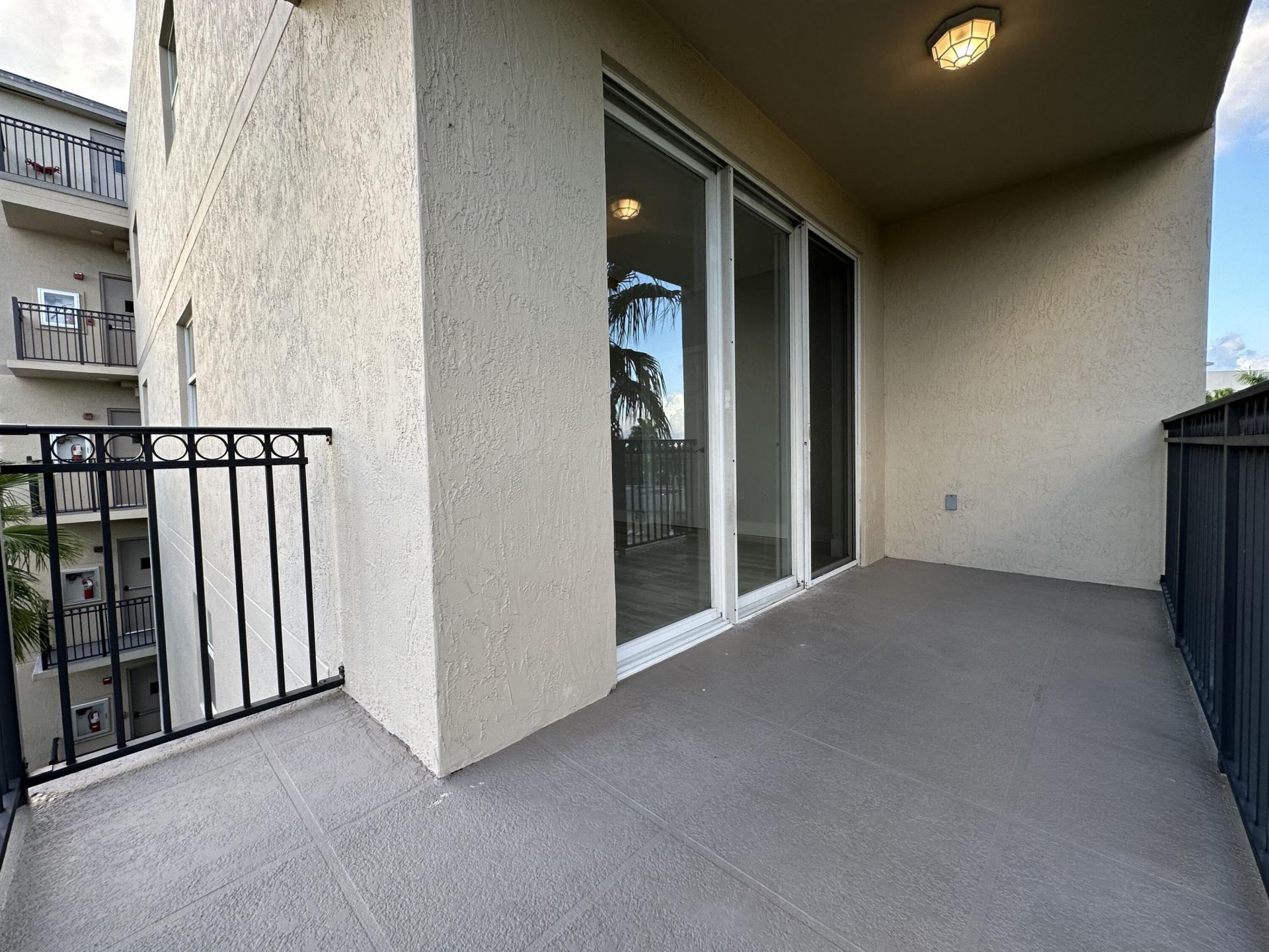 27 Royal Palm Way, Unit 406, Boca Raton, FL 33432 Photo