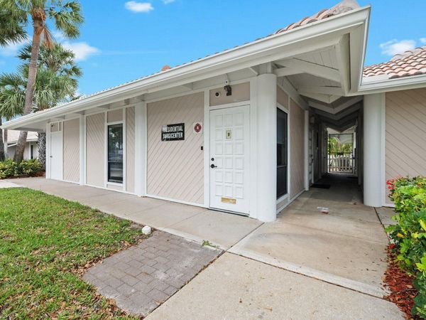 1501 Presidential Way, Unit 9, West Palm Beach, FL 33422