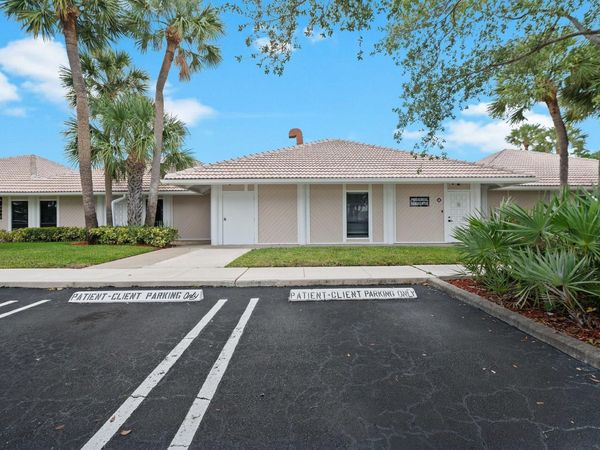 1501 Presidential Way, Unit 9, West Palm Beach, FL 33422