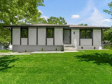2101 SE Harding Street, Oak Grove, MO 64075