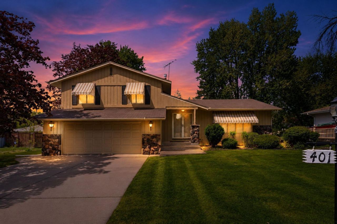 401 Felix Lane, West Saint Paul, MN 55118