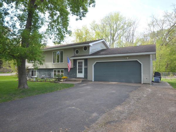 3995 Stockdale Drive, Vadnais Heights, MN 55127