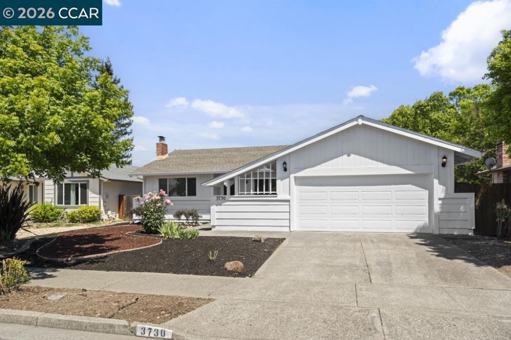 3730 Skyview Dr, Santa Rosa, CA 95403 Main Photo