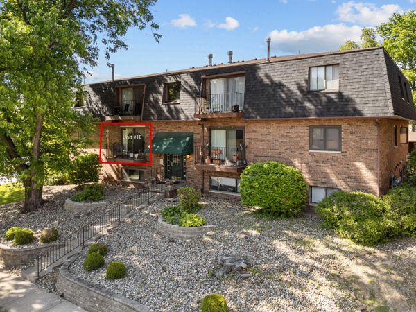 2501 26th Avenue Court , Unit 1-E, Rock Island, IL 61201