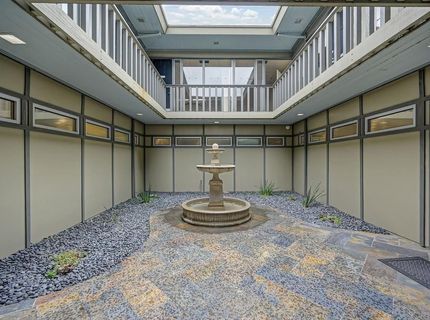 2398 Fair Oaks Blvd, Sacramento, CA 95825 Photo