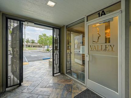 2398 Fair Oaks Blvd, Sacramento, CA 95825 Photo
