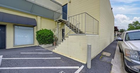 2398 Fair Oaks Blvd, Sacramento, CA 95825 Photo
