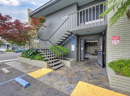 2398 Fair Oaks Blvd, Sacramento, CA 95825 Photo