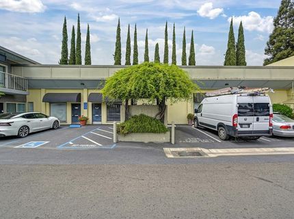 2398 Fair Oaks Blvd, Sacramento, CA 95825 Photo