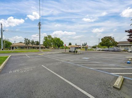 2398 Fair Oaks Blvd, Sacramento, CA 95825 Photo