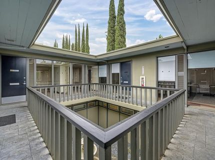 2398 Fair Oaks Blvd, Sacramento, CA 95825 Photo
