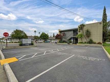 2398 Fair Oaks Blvd, Sacramento, CA 95825 Photo