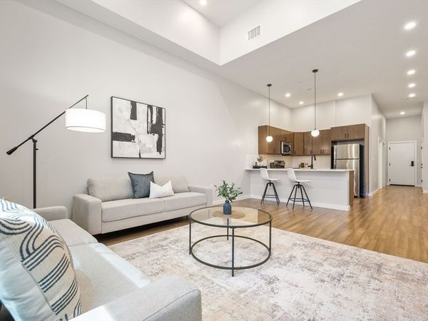 22 Elm St, Unit 302, Worcester, MA 01608