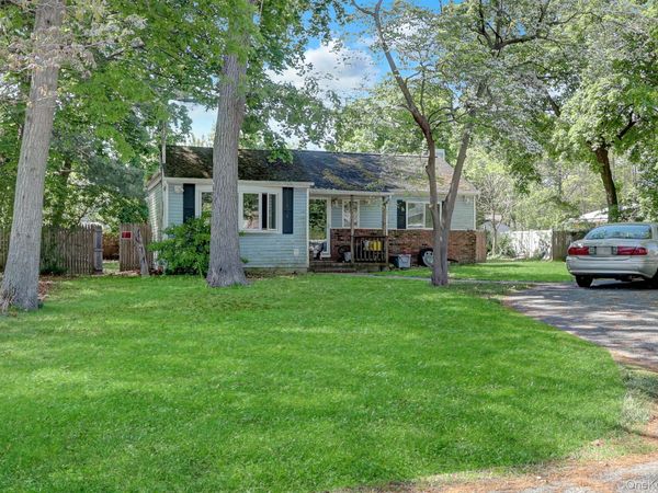 50 Ridgedale Avenue , Farmingville, NY 11738