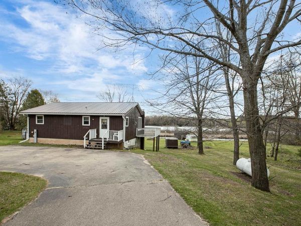 321 LAKE DRIVE, Gresham, WI 54128
